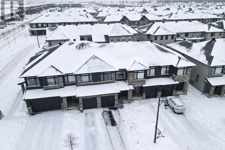 29228458/669-cordelette-circle-e/mer-bleuebradley-estatesanderson-park/ottawa/ontario/K1W0P2_39