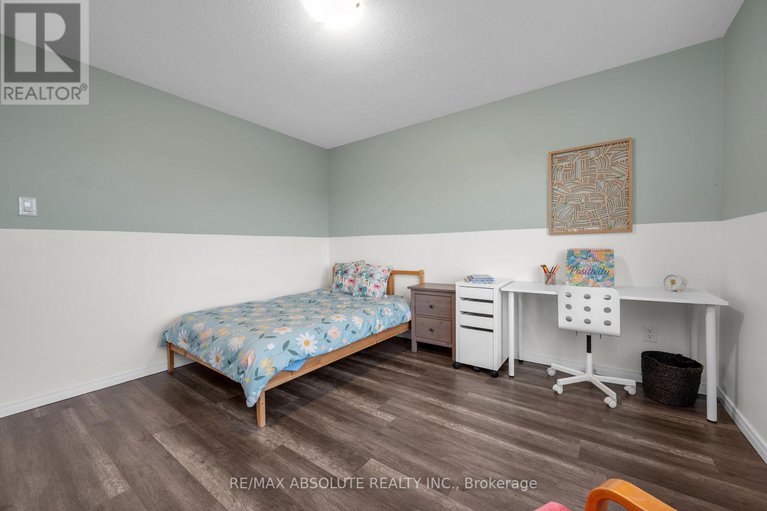 28578833/302-haliburton-heights/emerald-meadowstrailwest/ottawa/ontario/K2S1S3_44