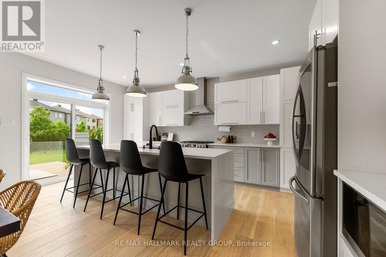28419525/350-cloyne-crescent/half-moon-bay/ottawa/ontario/K2J6W4_18