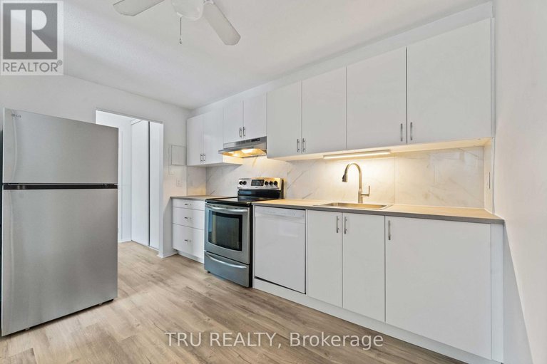 29096020/8-898-elmsmere-road/beacon-hill-south/ottawa/ontario/K1J7T6_10