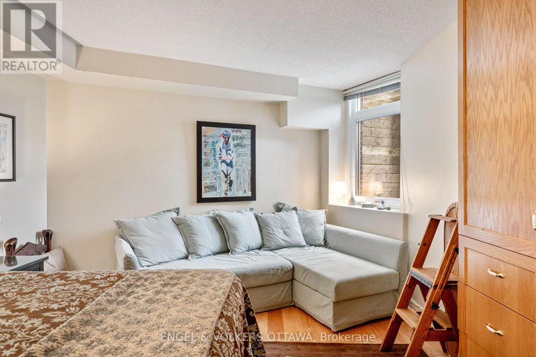 29256461/103-555-wilbrod-street/sandy-hill/ottawa/ontario/K1N5R4_17