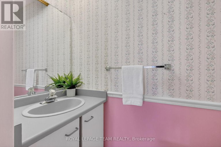 29365768/38-maple-grove-road/katimavik/ottawa/ontario/K2L3K8_21