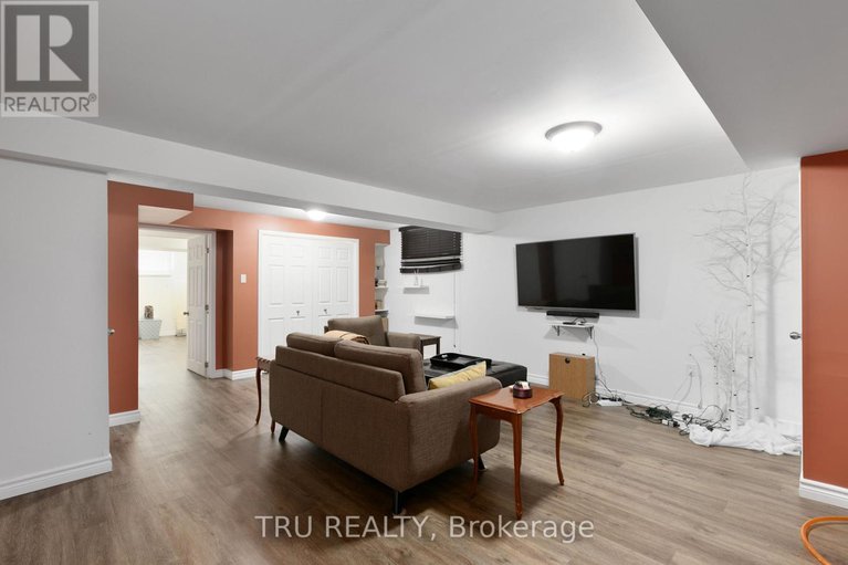 28714500/18-gannet-street-w/carson-meadows/ottawa/ontario/K1K4T7_35