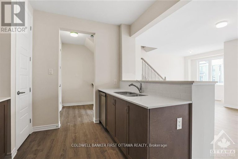 29422755/78-ballinora-lane/stittsville-north/ottawa/ontario/K2S2Z6_11
