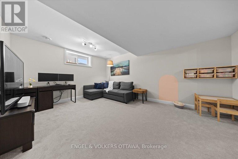 29402076/624-geneva-crescent/embrun/russell/ontario/K0A1W0_36