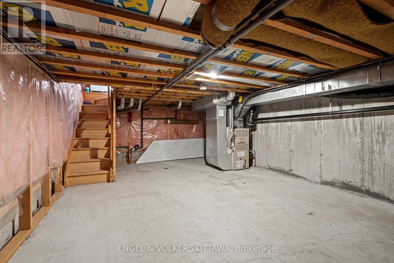 28991870/142-wharhol-private/westcliffe-estates/ottawa/ontario/K2H1G5_29