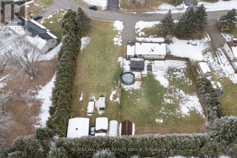 29137387/1050-barnett-drive/cumberland-village/ottawa/ontario/K4C1C7_26