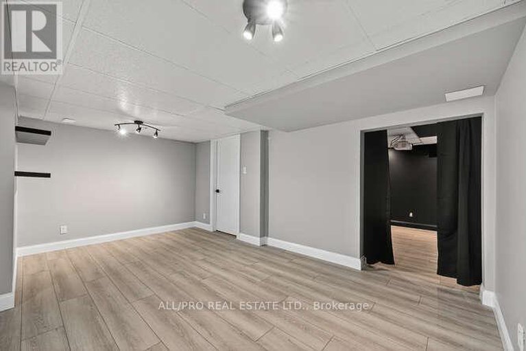 28721991/1144-rideau-bend-crescent/manotick-east-to-manotick-station/ottawa/ontario/K4M1B5_29