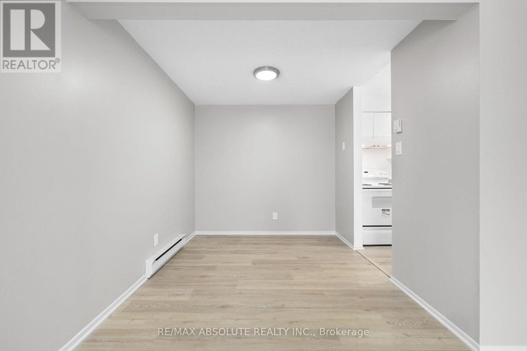 29207942/53a-798-st-andre-drive/hiawatha-parkconvent-glen/ottawa/ontario/K1C4R4_12