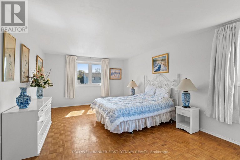 28315563/16-denewood-crescent/pineglencountry-place/ottawa/ontario/K2E7G5_36