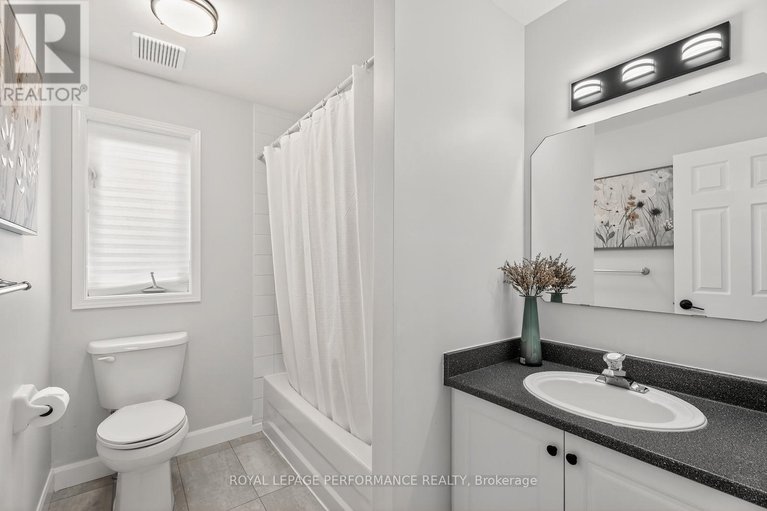 29615076/1820-mccallum-drive/fallingbrookgardenway-south/ottawa/ontario/K4A3T7_31