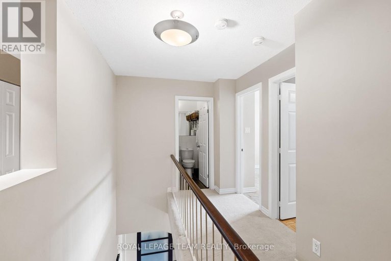 28613036/109-12-corkstown-road/lakeview-park/ottawa/ontario/K2H5B3_17