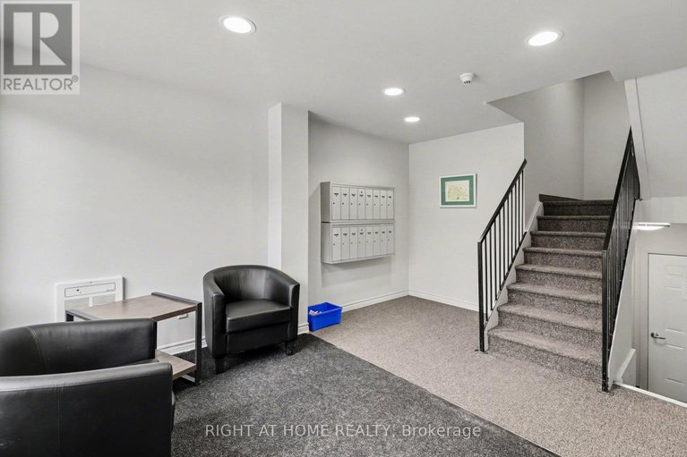 29556620/202-646-cummings-avenue/castle-heightsrideau-high/ottawa/ontario/K1K2K6_6