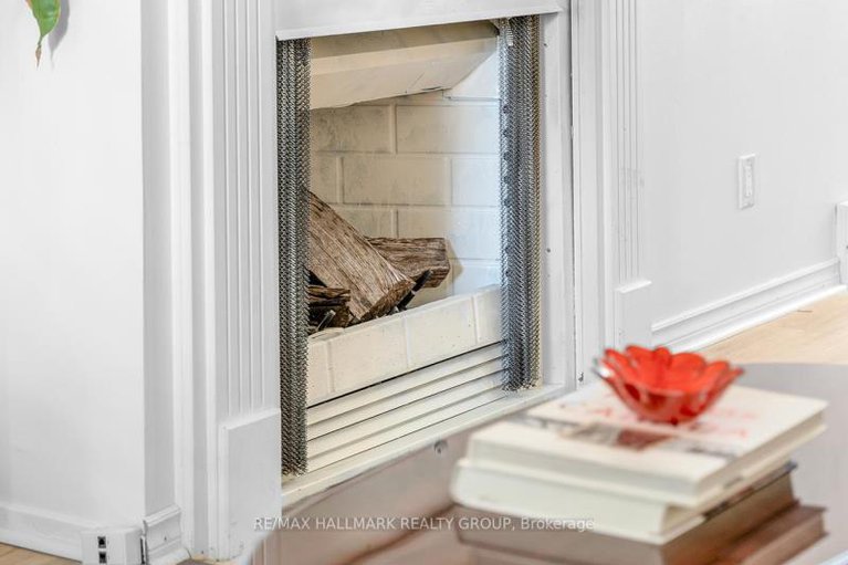28819606/41-sovereign-avenue/craig-henrywoodvale/ottawa/ontario/K2G4W8_11