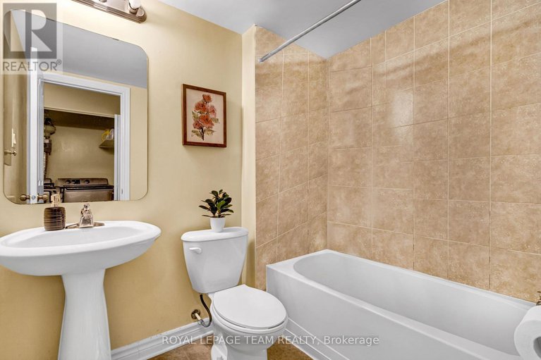 28548411/b-96-stonehaven-drive/bridlewood/ottawa/ontario/K2M0C4_22