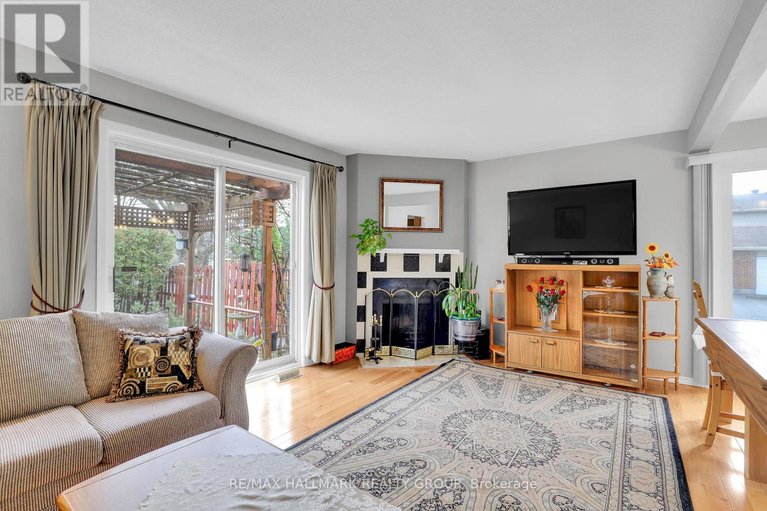 29645121/730-malibu-terrace/courtland-park/ottawa/ontario/K2C3V1_6