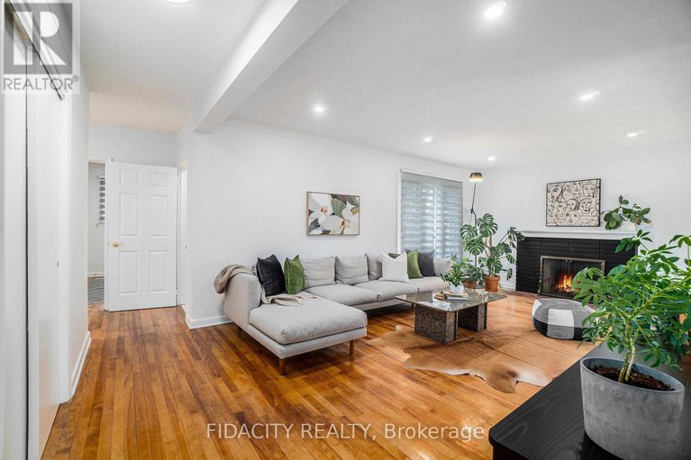28372915/2147-iris-street/bel-air-park/ottawa/ontario/K2C1B4_4