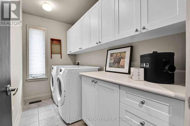 29674266/481-melbourne-avenue/mckellarhighland/ottawa/ontario/K2A1W4_20