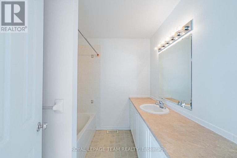 29363921/313-bryarton-street/chapel-hill/ottawa/ontario/K1C7R5_38