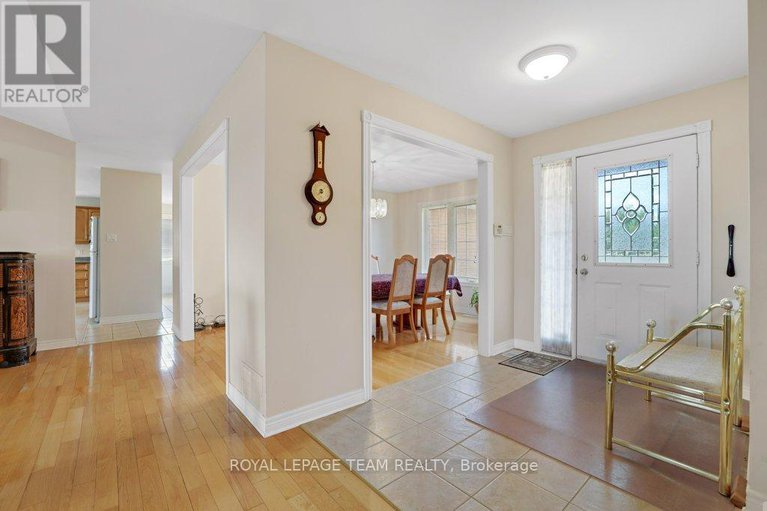 28851988/2120-trailwood-drive/north-gower/ottawa/ontario/K0A2T0_6