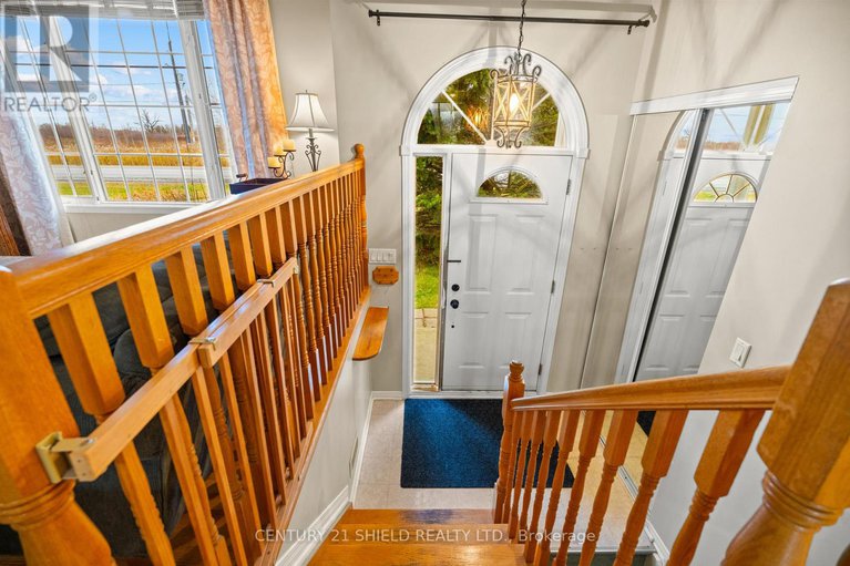 29127984/22032-old-highway-2-highway/south-glengarry-lancaster-twp/south-glengarry/ontario/K0C1E0_17