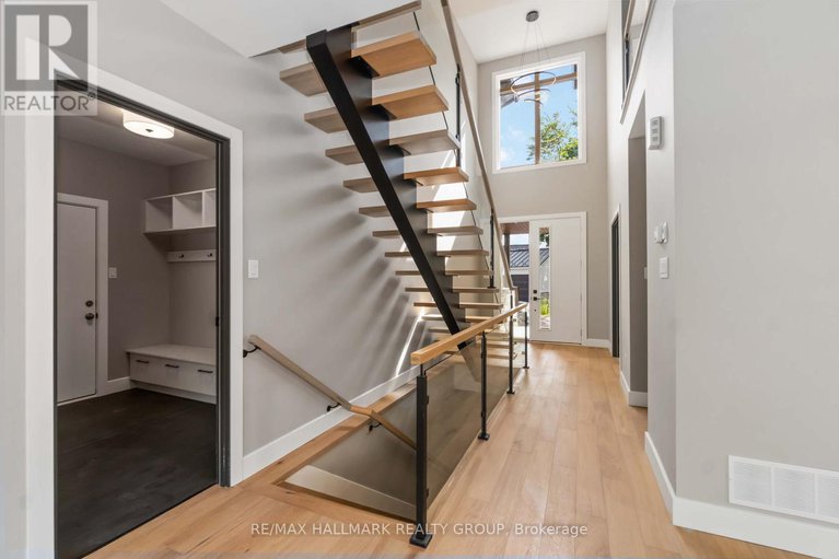 29049856/110-theberge-private/meadowlandsst-claire-gardens/ottawa/ontario/K2G4T1_2