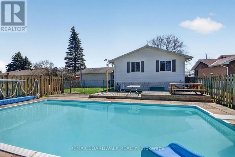 29666453/103-christopher-hamilton-street/richmond/ottawa/ontario/K0A2Z0_40