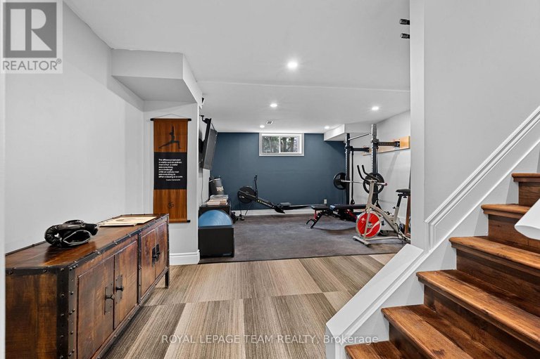 28316771/2377-pine-avenue/manotick-east-to-manotick-station/ottawa/ontario/K4M1B4_33