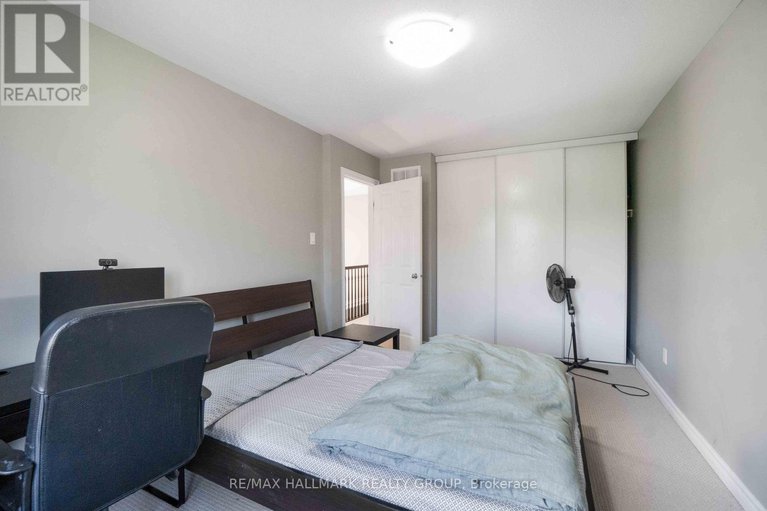 28463809/125-mancini-way/strandherd/ottawa/ontario/K2J5X3_17