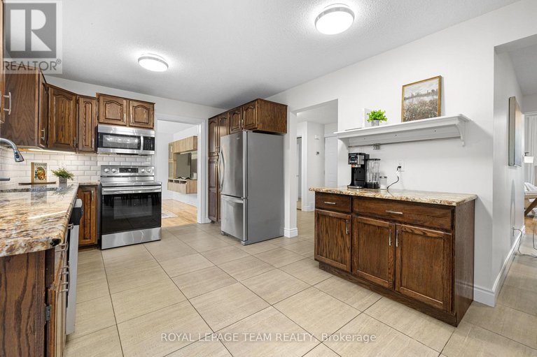 28977785/4397-whittaker-crescent/pineview/ottawa/ontario/K1B4P1_13