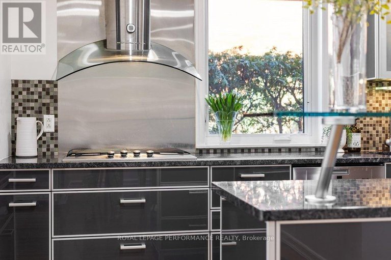 29650204/35-waverley-street/ottawa-centregolden-triangle/ottawa/ontario/K2P0T7_21