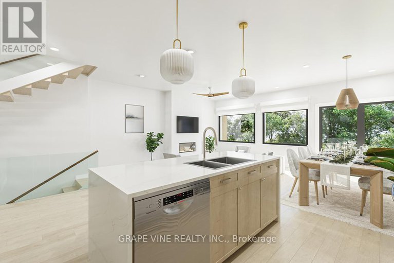 29136511/535-adventure-private/mooneys-bayriverside-park/ottawa/ontario/K1V9R2_11