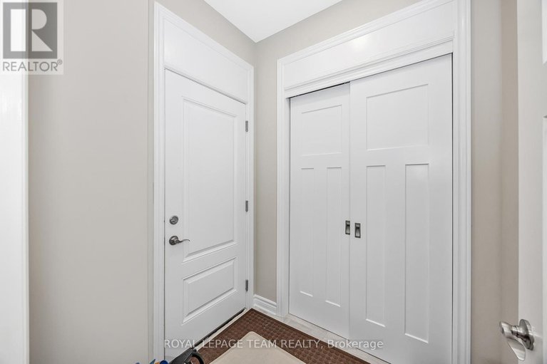28564716/526-edenwylde-drive/remainder-of-stittsville-area/ottawa/ontario/K2S2K4_20