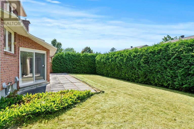 28694568/28-pine-bluff-trail/stittsville-central/ottawa/ontario/K2S1E1_28