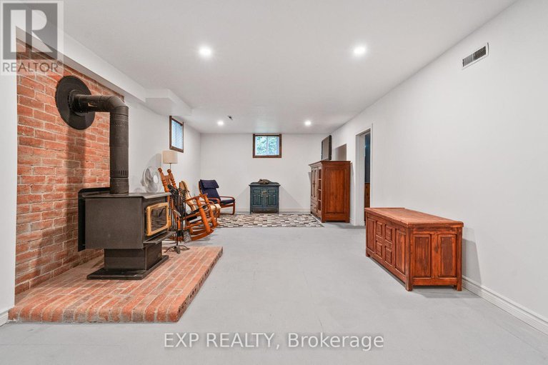 28570683/751-pattee-road/champlain-twp/champlain/ontario/K6A2R2_31