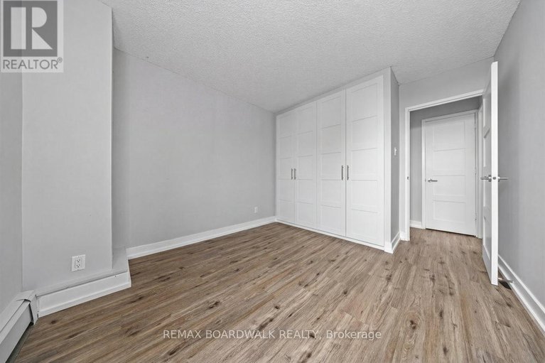 29565539/804-505-st-laurent-boulevard/viscount-alexander-park/ottawa/ontario/K1K3X4_30