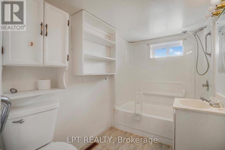 29648615/47-bertha-street-e/vankleek-hill/champlain/ontario/K0B1R0_9