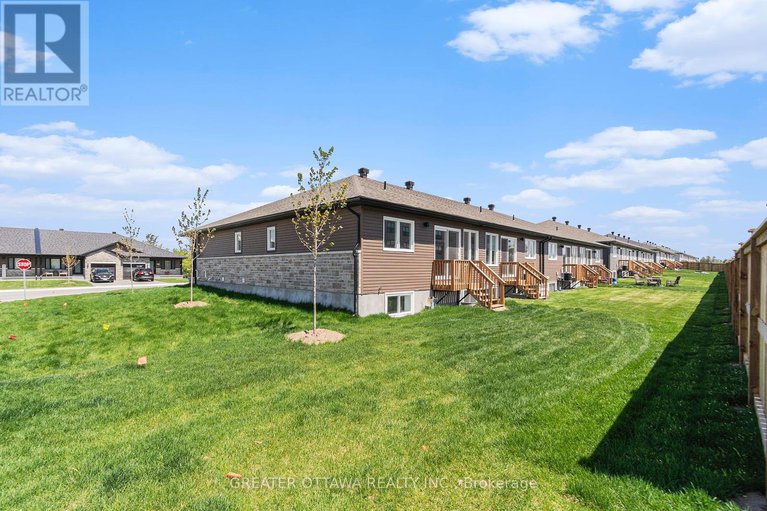 28597468/18-morgan-clouthier-way/arnprior/arnprior/ontario/K7S0K1_20
