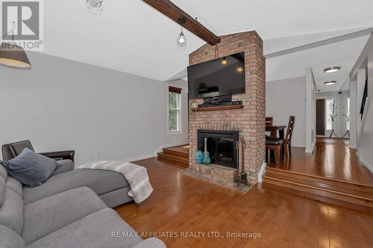 28429396/1138-ste-agathe-park/convent-glen-north/ottawa/ontario/K1C2B5_13