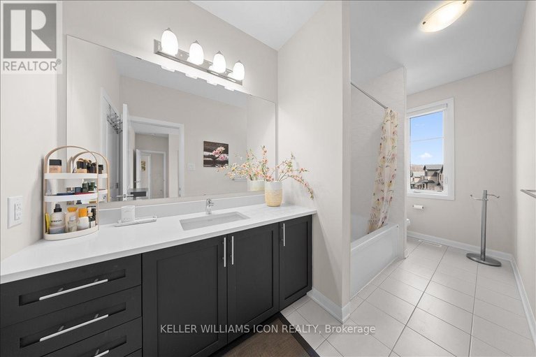 29577044/352-cloyne-crescent/half-moon-bay/ottawa/ontario/K2J6W4_31