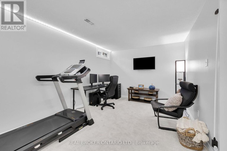 29578389/101-mcclintock-way/katimavik/ottawa/ontario/K2L2A5_22