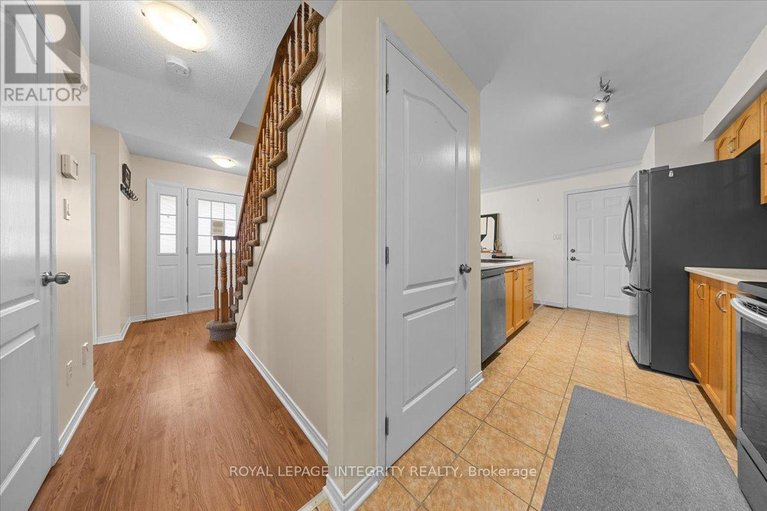 29623181/236-wabiskaw-private/stonebridge/ottawa/ontario/K2J0E5_12