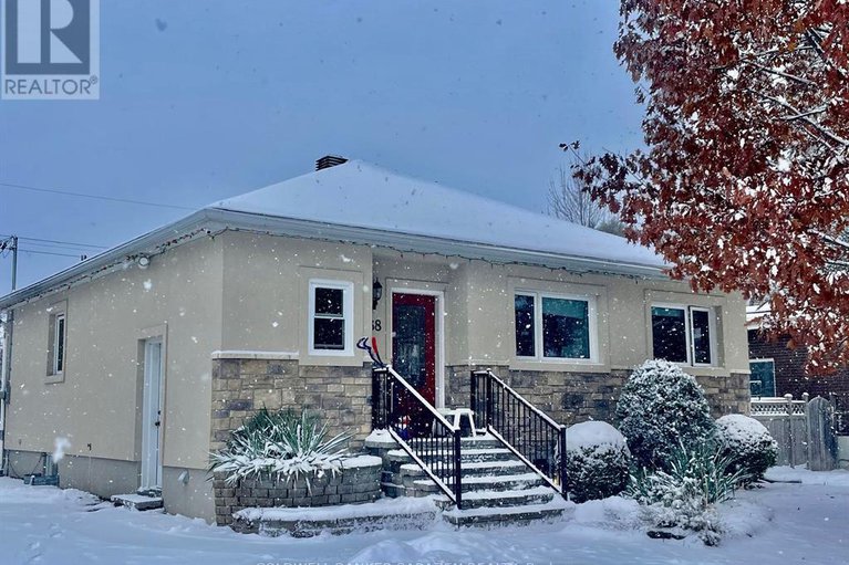 29164232/868-duberry-street/mckellar-heightsglabar-park/ottawa/ontario/K2A3T3_1