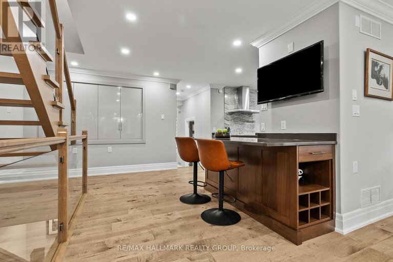 29074498/217-belford-crescent/westborohampton-park/ottawa/ontario/K1Z7A9_5