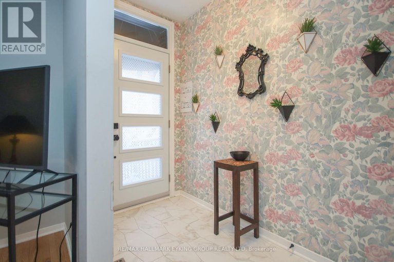 28220496/239-york-street/lower-town/ottawa/ontario/K1N5T9_5
