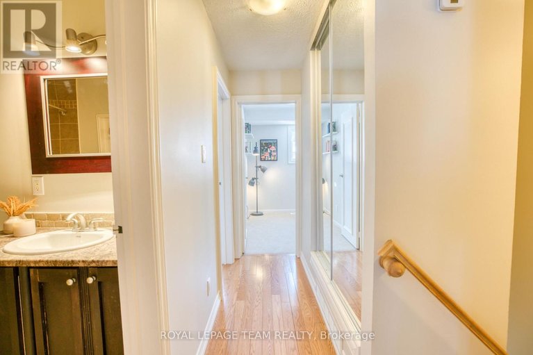 29497051/171-mcclintock-way/katimavik/ottawa/ontario/K2L2A5_15