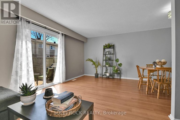 29674450/137-3915b-old-richmond-road/arbeatha-park/ottawa/ontario/K2H8T9_13