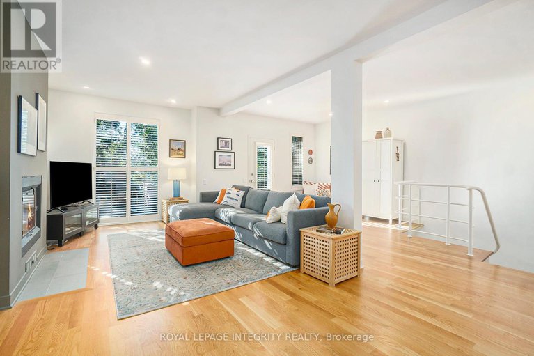 28914148/45-mcleod-street/ottawa-centregolden-triangle/ottawa/ontario/K2P0Z4_24