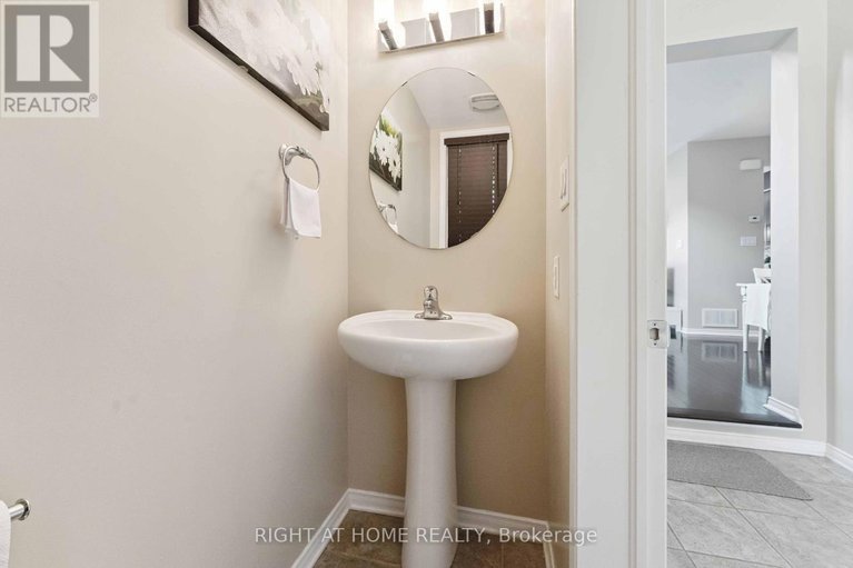 28585607/905-caldermill-private/stonebridge/ottawa/ontario/K2J0Z8_13