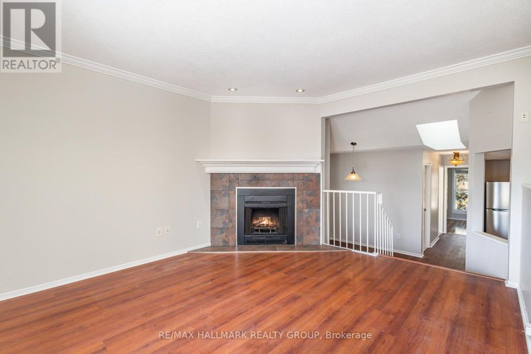 28992413/c-205-woodfield-drive/tanglewood/ottawa/ontario/K2G4P2_4